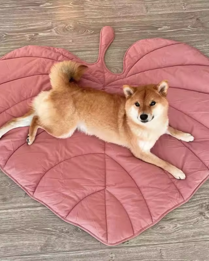 Cozy Leaf Blanket Dog Mat Bed