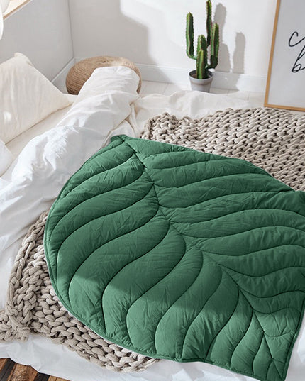 Cozy Leaf Blanket Dog Mat Bed